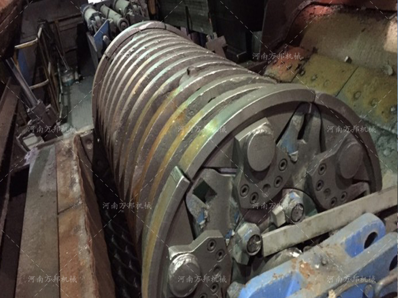 金屬壓塊破碎機(jī)結(jié)構(gòu)